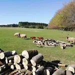 Les Pierris 펜션 라로셰안알데네